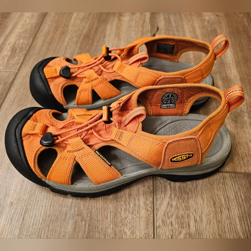 Keen Wonen's Newport Sandals In Orange - Size 9 - Picture 1 of 10